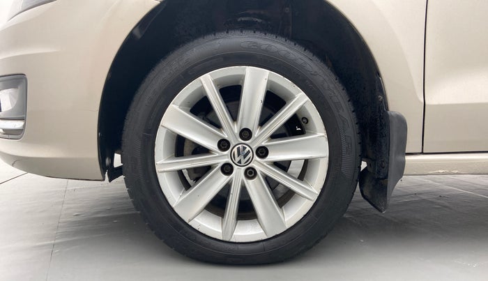 2017 Volkswagen Vento HIGHLINE TDI AT, Diesel, Automatic, 96,234 km, Left Front Wheel