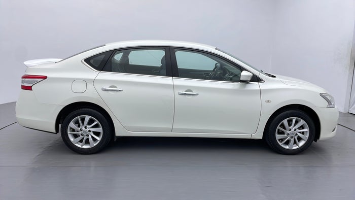 NISSAN SENTRA-Right Side View