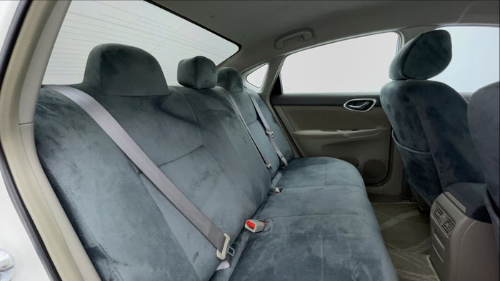 NISSAN SENTRA-Right Side Door Cabin View