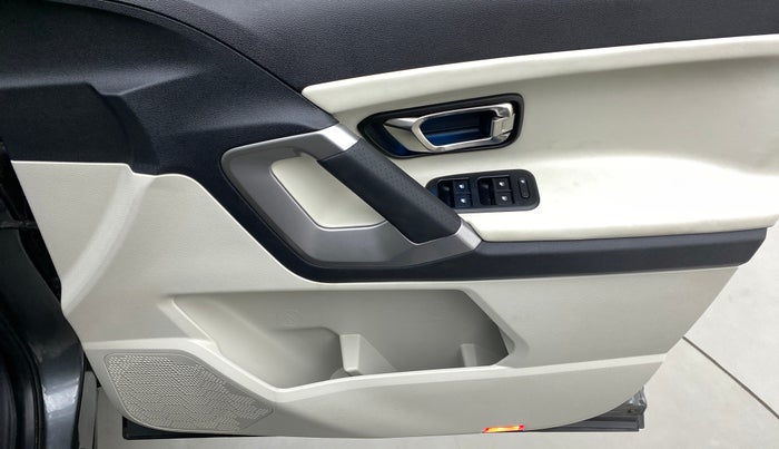2021 Tata Safari XZ, Diesel, Manual, 11,931 km, Driver Side Door Panels Control