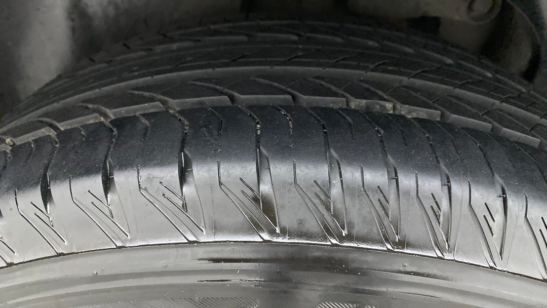 Right Front Tyre Tread