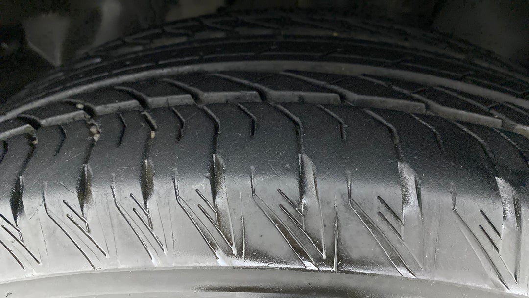 Left Front Tyre Tread