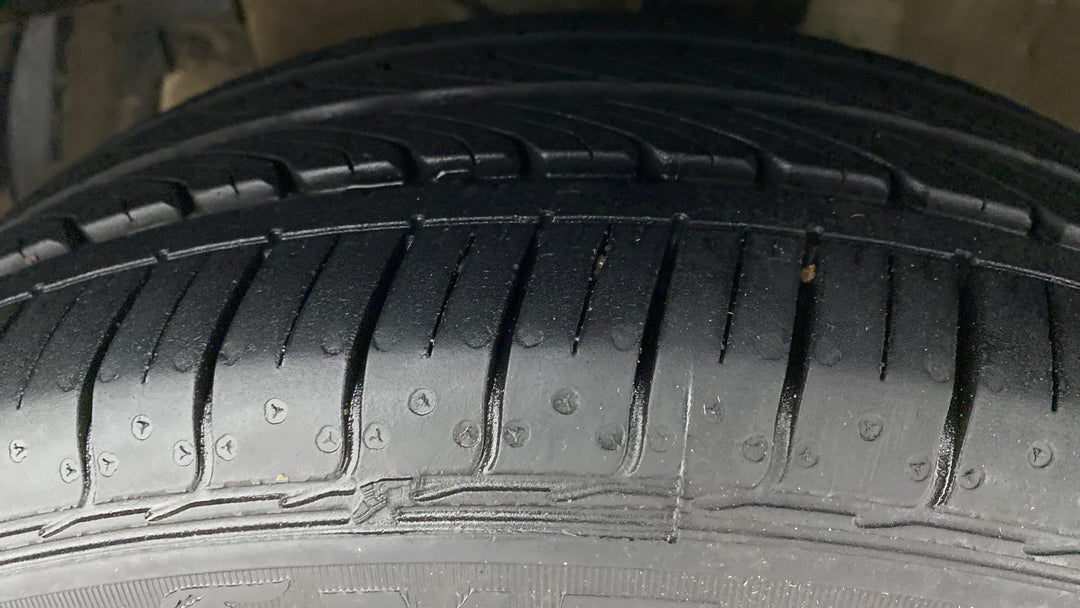 Left Front Tyre Tread