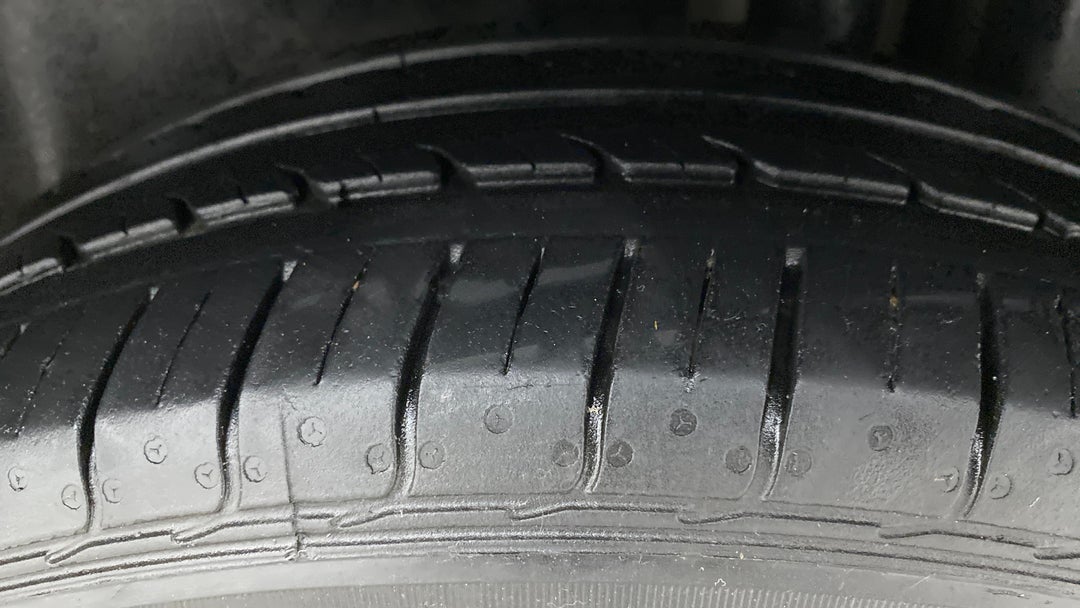Left Rear Tyre Tread