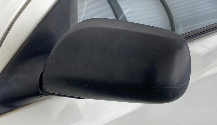 2012 Toyota Etios Liva G SP, Petrol, Manual, 72,731 km, Left rear-view mirror - Mirror motor not working