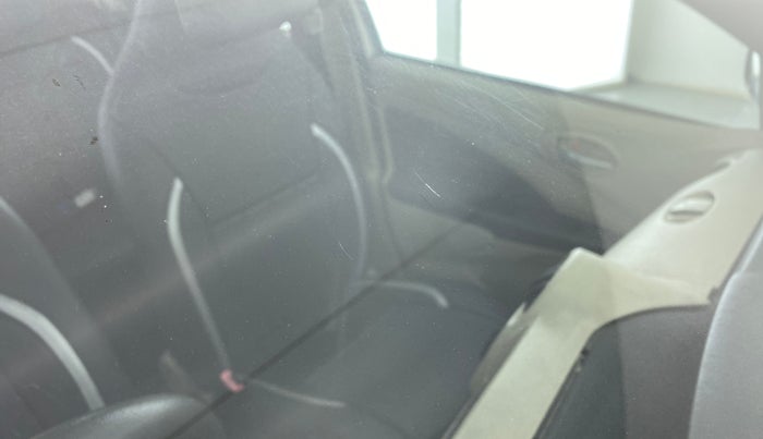 2012 Toyota Etios Liva G SP, Petrol, Manual, 72,731 km, Front windshield - Minor spot on windshield