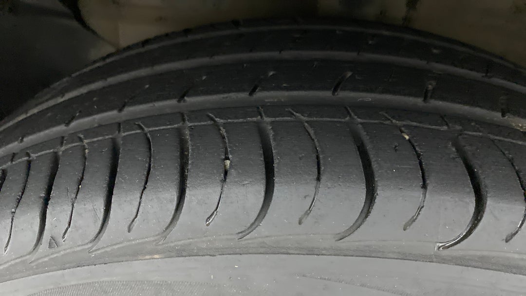 Left Front Tyre Tread