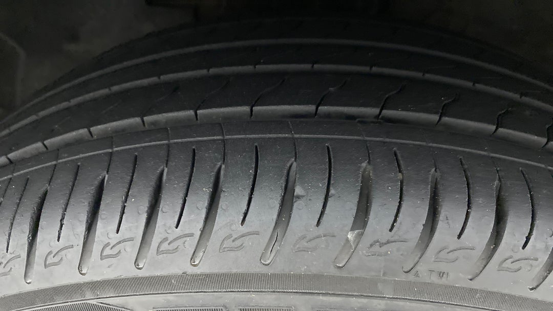 Left Front Tyre Tread