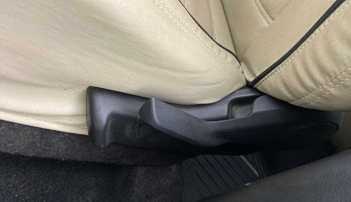2017 Maruti IGNIS ZETA 1.2, Petrol, Manual, 23,541 km, Front left seat (passenger seat) - Folding lever not functional