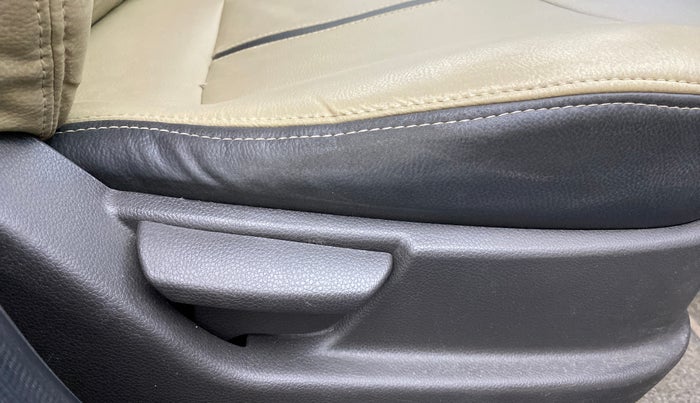2012 Hyundai Eon MAGNA, Petrol, Manual, 38,391 km, Driver Side Adjustment Panel