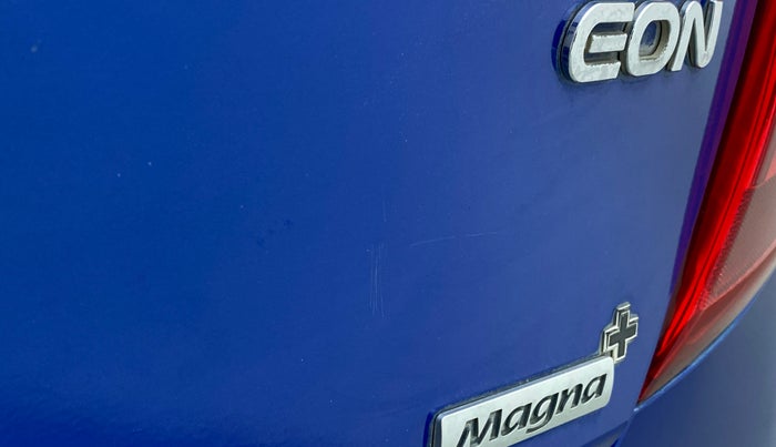 2012 Hyundai Eon MAGNA, Petrol, Manual, 38,391 km, Dicky (Boot door) - Minor scratches