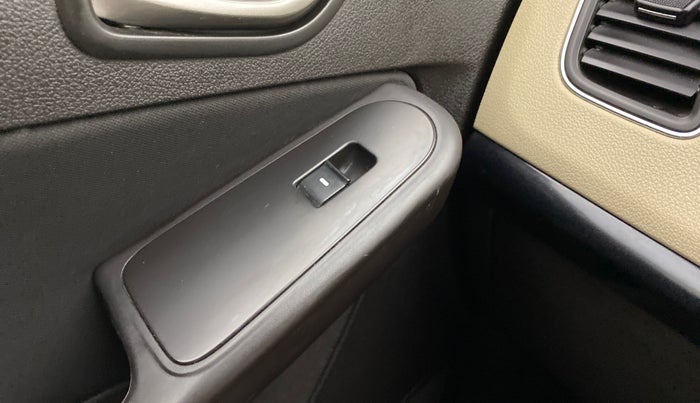 2014 Tata Zest XT RT, Petrol, Manual, 55,368 km, Left front window switch / handle - Switch/handle not functional