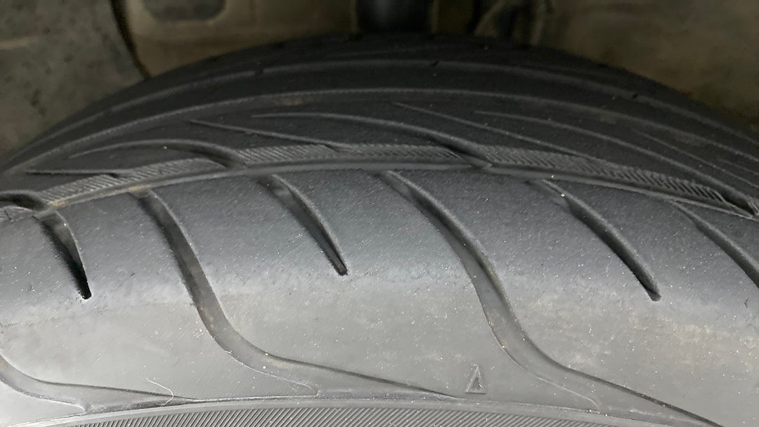 Left Front Tyre Tread