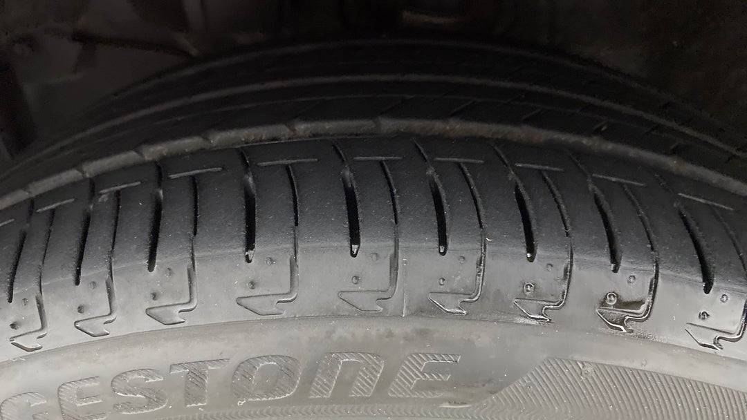 Left Front Tyre Tread