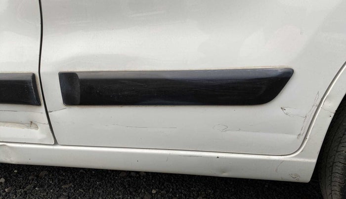 2017 Maruti Wagon R 1.0 VXI, Petrol, Manual, 45,283 km, Rear left door - Slightly dented