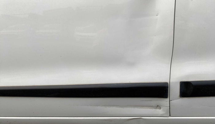 2017 Maruti Wagon R 1.0 VXI, Petrol, Manual, 45,283 km, Front passenger door - Slightly dented