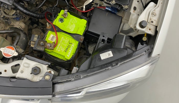 2020 Maruti S PRESSO VXI, Petrol, Manual, 72,784 km, Left headlight - Clamp has minor damage