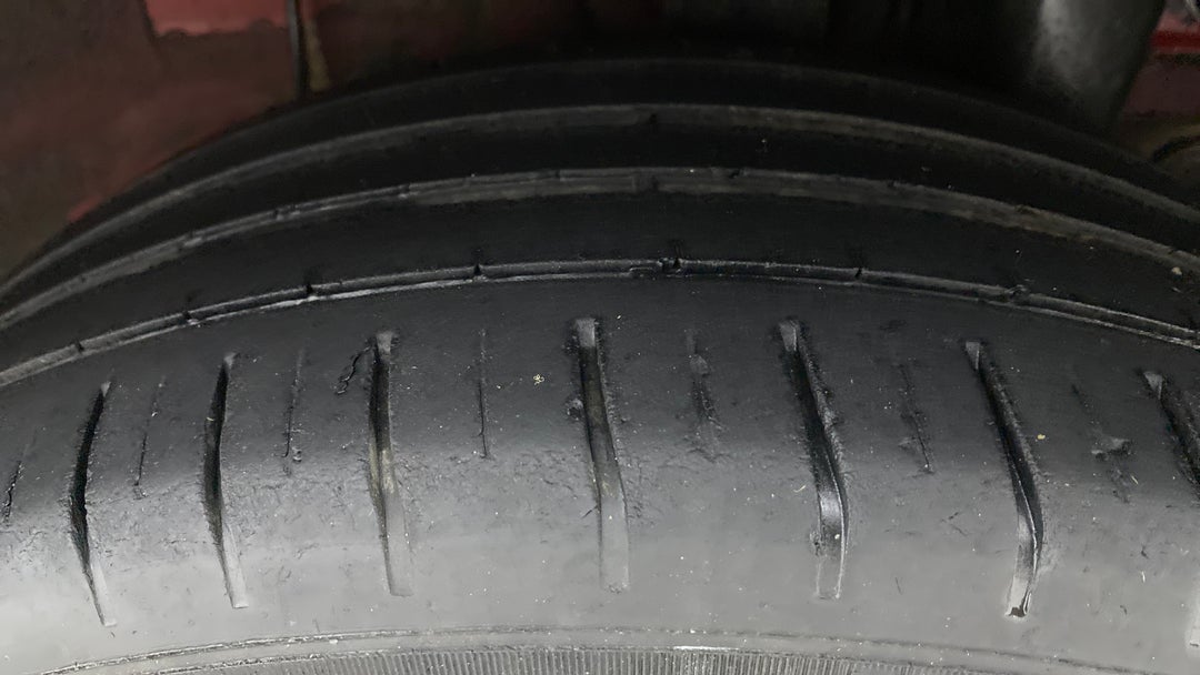 Left Rear Tyre Tread