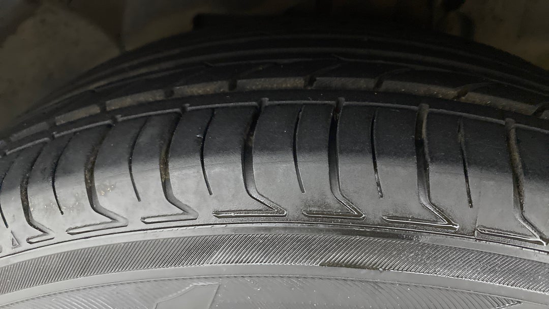 Left Front Tyre Tread
