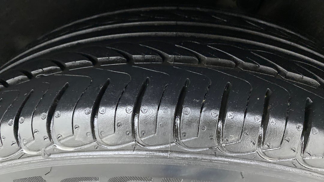 Left Rear Tyre Tread