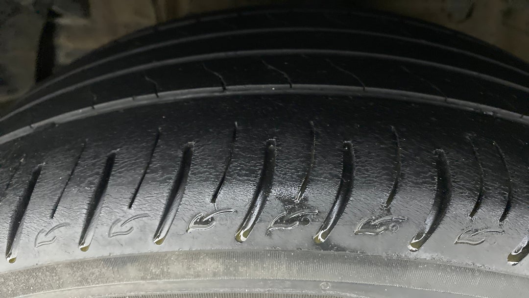 Left Front Tyre Tread