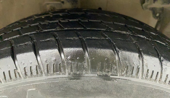 2014 Maruti Celerio VXI, Petrol, Manual, 29,399 km, Right Front Tyre Tread