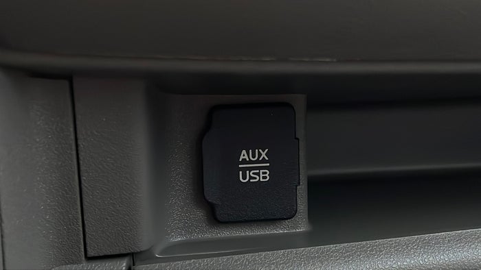 NISSAN SUNNY-USB Player