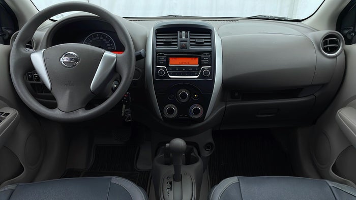 NISSAN SUNNY-Dashboard View
