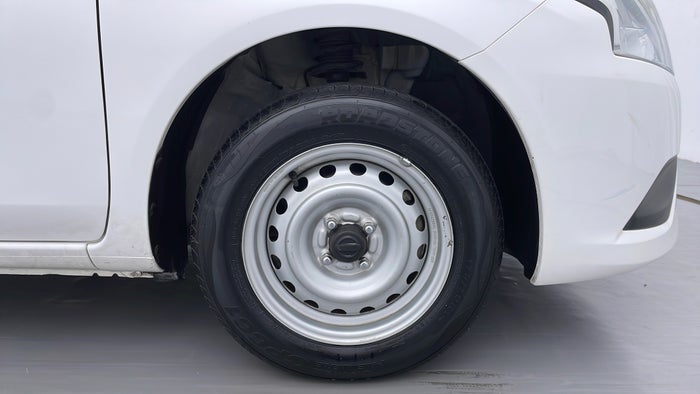NISSAN SUNNY-Right Front Tyre