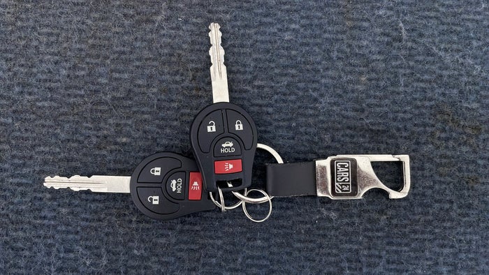 NISSAN SUNNY-Key Close-up