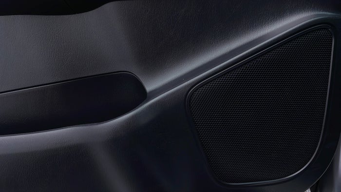 TOYOTA FORTUNER-Speakers
