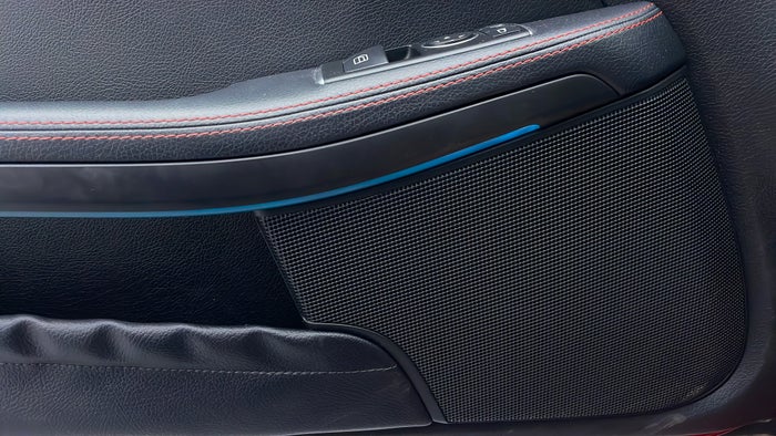 MERCEDES BENZ SLC 200-Speakers