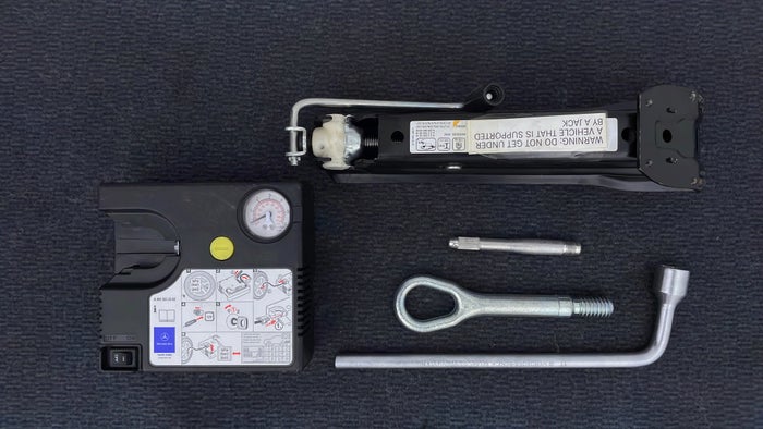 MERCEDES BENZ SLC 200-Tool Kit