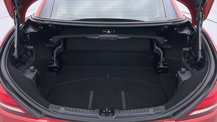 MERCEDES BENZ SLC 200-Boot Inside View