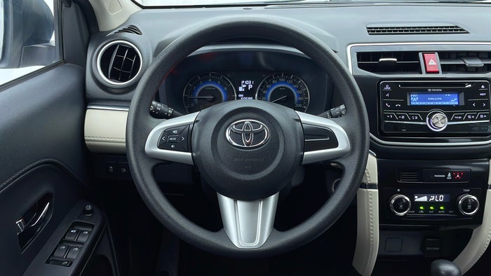 TOYOTA RUSH-Steering Wheel Close-up