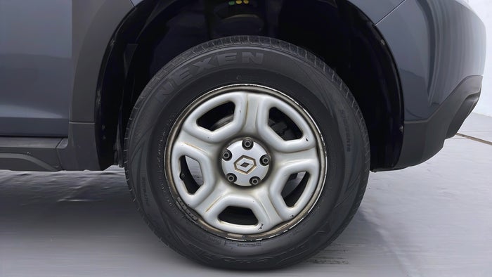 RENAULT DUSTER-Right Front Tyre