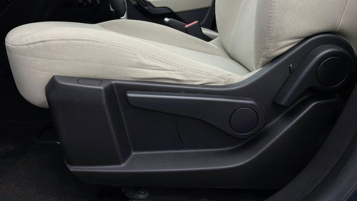 RENAULT DUSTER-Driver Side Adjustment Panel