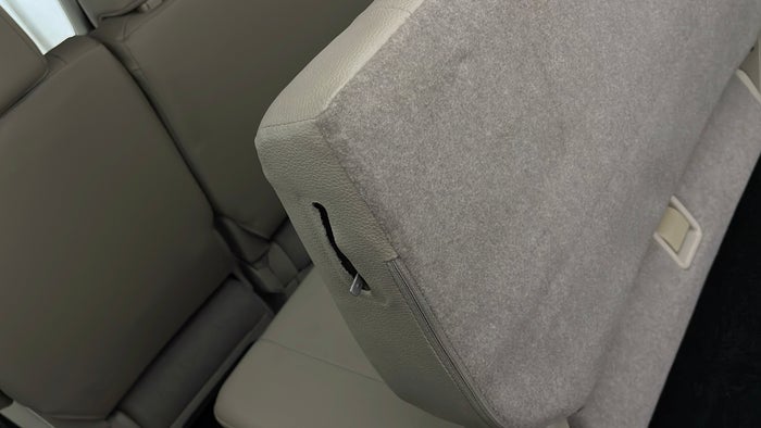 MITSUBISHI PAJERO-Seat 3rd row LHS Seat adjuster lever broken