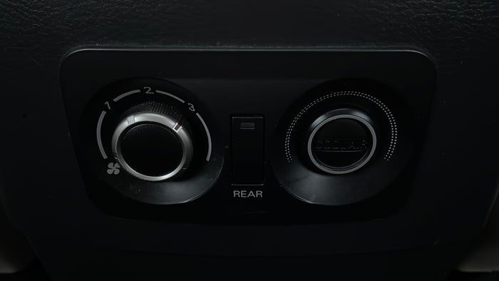 MITSUBISHI PAJERO-Rear AC Temperature Control