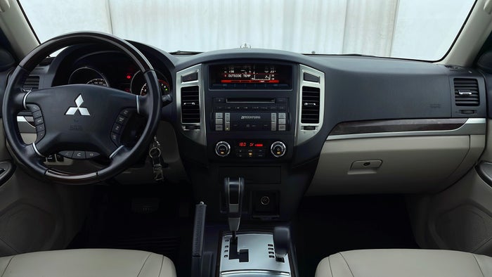 MITSUBISHI PAJERO-Dashboard View
