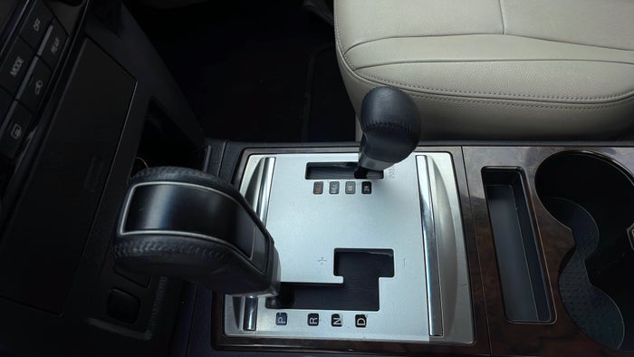 MITSUBISHI PAJERO-Gear Lever
