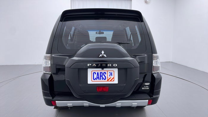 MITSUBISHI PAJERO-Back/Rear View