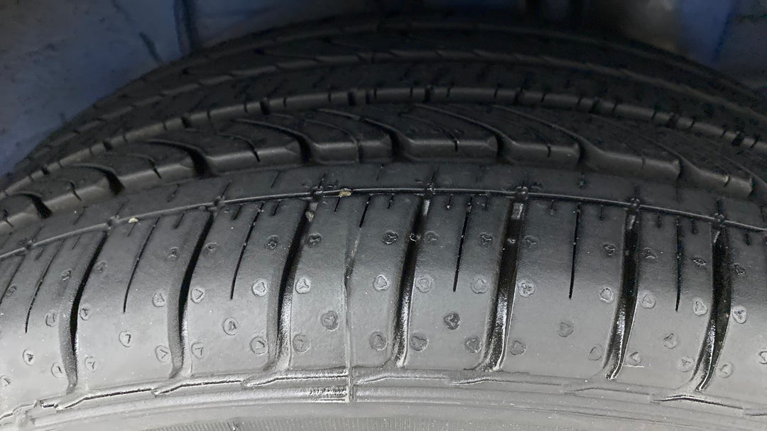 Left Rear Tyre Tread
