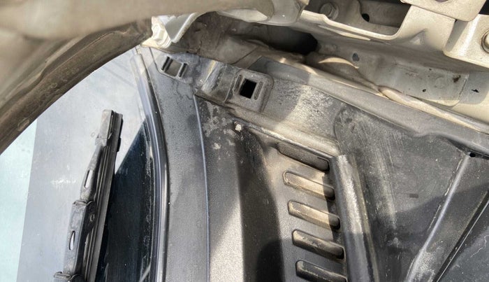 2018 Maruti IGNIS ALPHA 1.2 AMT, Petrol, Automatic, 52,777 km, Bonnet (hood) - Cowl vent panel has minor damage