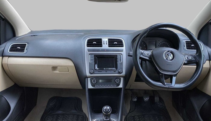 2016 Volkswagen Ameo HIGHLINE 1.2, Petrol, Manual, 36,280 km, Dashboard