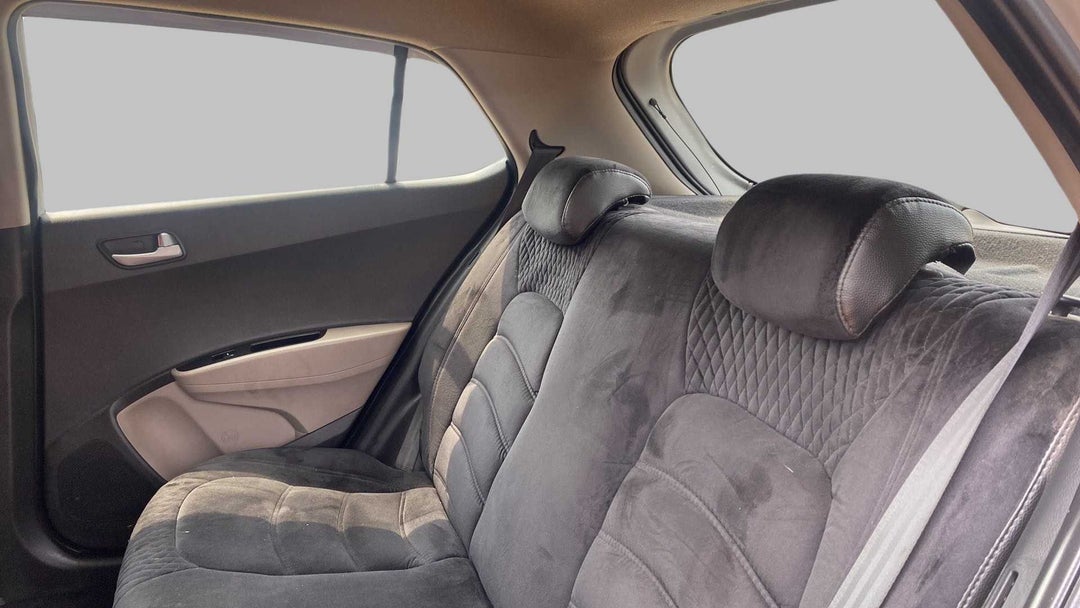 Right Side Rear Door Cabin