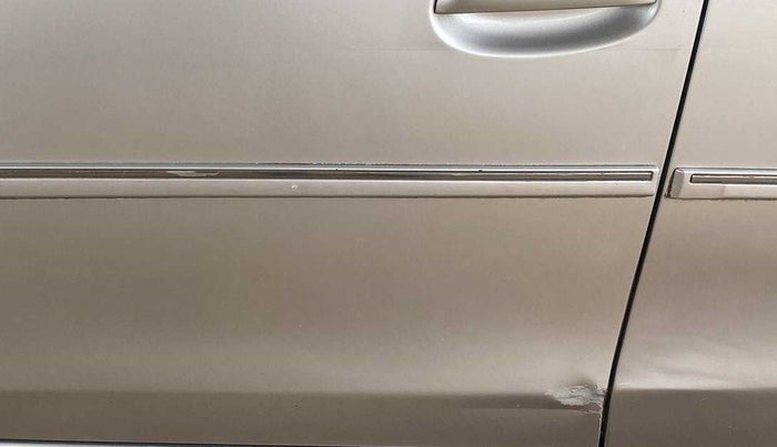 2014 Toyota Etios G, Petrol, Manual, 72,305 km, Front passenger door - Slightly dented