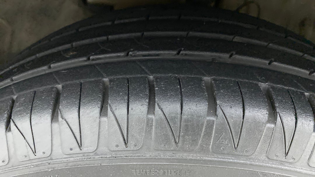 Left Front Tyre Tread