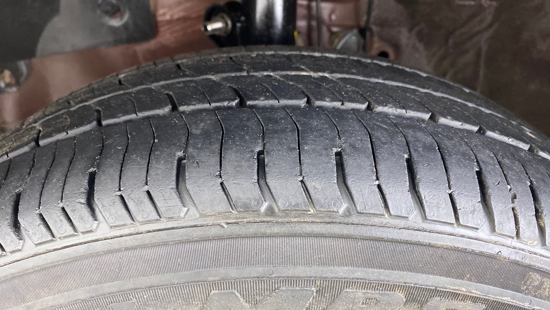 Left Front Tyre Tread