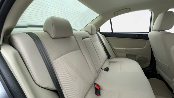 MITSUBISHI LANCER EX-Right Side Door Cabin View